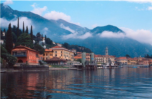 Những hồ nước lãng mạn nhất nước Ý