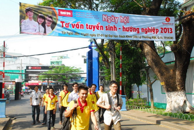 Tp Hcm Ngay Há»™i TÆ° Váº¥n Tuyá»ƒn Sinh 2013 Ä'a Sáºµn Sang Tuá»•i Tráº» Online