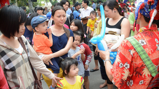 Tuổi trẻ cười là tiền đề cho một cuộc sống tràn đầy sức sống và những trải nghiệm thú vị. Hãy thưởng thức các hình ảnh vui nhộn, hài hước của tuổi trẻ để hòa mình vào không khí trẻ trung, tươi mới.