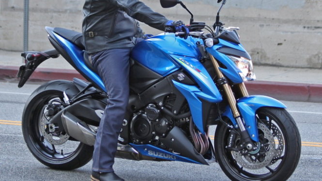 Đã" mắt với naked-bike Suzuki GSX-S1000 2015 - Tuổi Trẻ Online