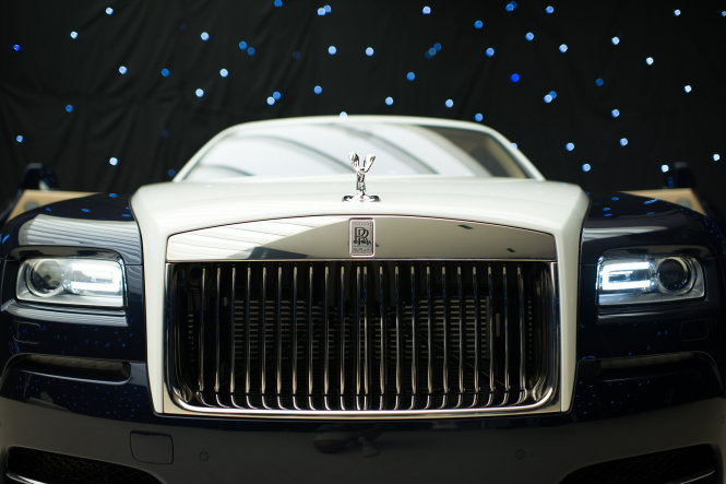 RollsRoyce presents Landspeed Collection with Wraith and Dawn Black Badge  cars  HT Auto