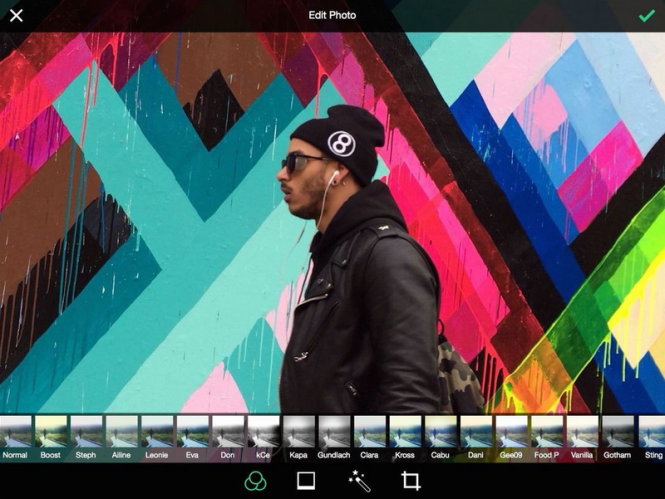 Eyeem có rất nhiều bộ lọc tùy chỉnh nhanh màu sắc, ánh sáng, độ tương phản cho ảnh - Ảnh: BusinessInsider