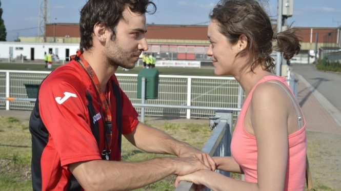 Marion Cotillard (phải) và Timur Magomedgadzhiev trong phim Two days, one night - Ảnh: IMDB