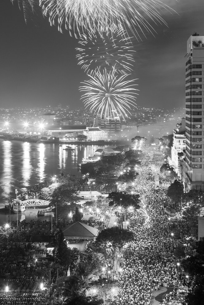 Khám phá tất cả những thăng trầm của thành phố Hồ Chí Minh qua bộ ảnh đen trắng siêu đẹp. Với những góc nhìn đặc sắc, hãy cùng lưu giữ lại bộ ảnh đến trọng để dành lại sự tham quan của mình một cách hiệu quả hơn.
