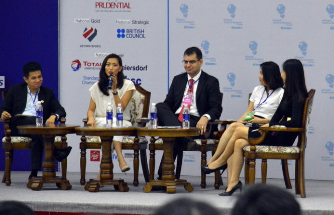 Bà Phương Anh chia sẻ về sự cần thiết của việc thay đổi bản thân.