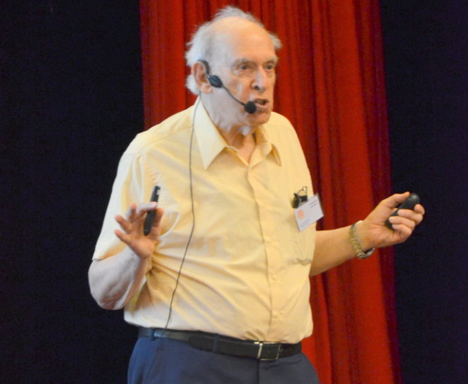 GS Jerome Friedman thăm và dự hội nghị khoa học tại Trung tâm ICISE- Ảnh: TRƯỜNG ĐĂNG