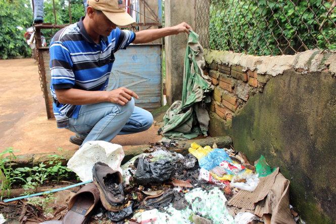 Nhiều vật dụng bị cháy sém còn sót lại tại hiện trường - Ảnh: TRUNG TÂN