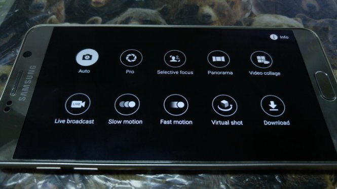 Các chế độ chụp sẵn có, bao gồm chế độ chụp thủ công tùy chỉnh Pro (Manual) - Ảnh: T.Trực