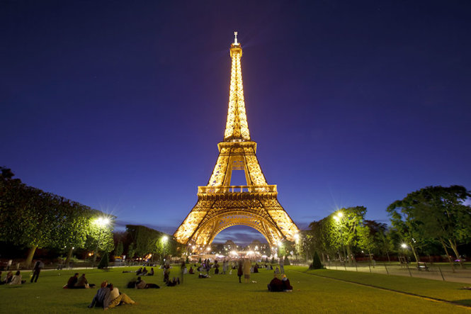 Ảnh Tháp Eiffel Của Pháp Đẹp Ấn Tượng Nhất Làm Hình Nền