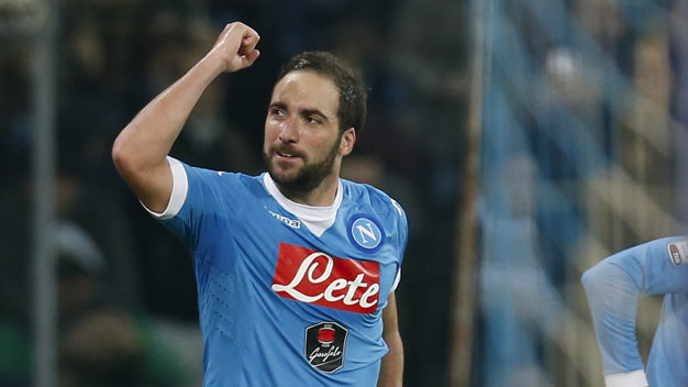 Higuain tỏa sáng, Napoli chiếm ngôi đầu bảng Serie A - Tuổi Trẻ Online