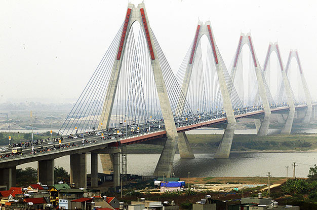 Cầu Nhật Tân có tổng mức đầu tư hơn 13.626 tỉ đồng- một trong ba dự án được trao giải Cống hiến của Chủ tịch JICA  - Ảnh: Nguyễn Khánh