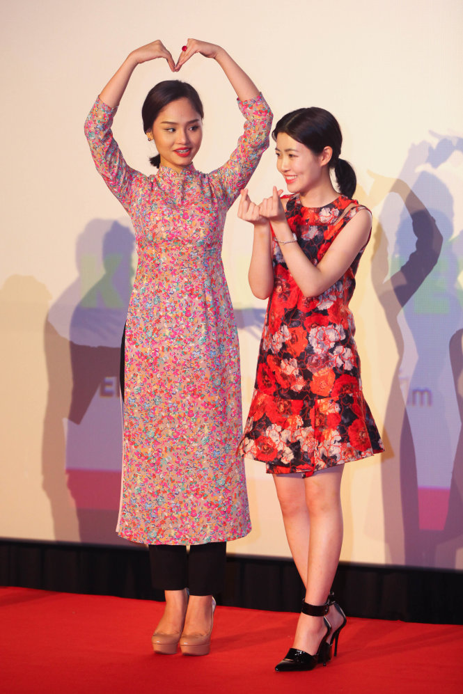 Miu Lê và Shim Eun Kyungs đã cùng nhau giao lưu đầy thân thiện với khán giả bởi vì họ cùng đóng một vai nhưng khác phiên bản của một bộ phim rất dễ thương