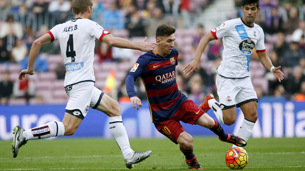 Ngoài bàn thắng, Messi (giữa) có trận đấu khá thất vọng - Ảnh: Reuters