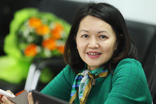 Bà Trần Việt Nga, Phó cục trưởng Cục an toàn thực phẩm, Bộ Y tế tại buổi giao lưu trực tuyến ở báo Tuổi Trẻ  - Ảnh: NGUYỄN KHÁNH