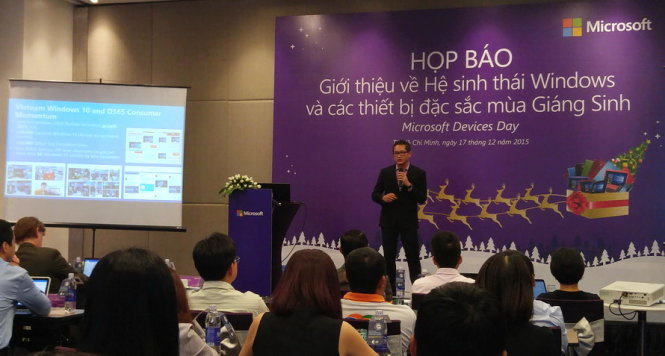 Ông Vũ Minh Trí, Tổng giám đốc Microsoft Việt Nam chia sẻ những số liệu tăng trưởng của máy tính dùng Windows bản quyền và Office tại thị trường Việt Nam ngày 17-12-2015 - Ảnh: T.Trực