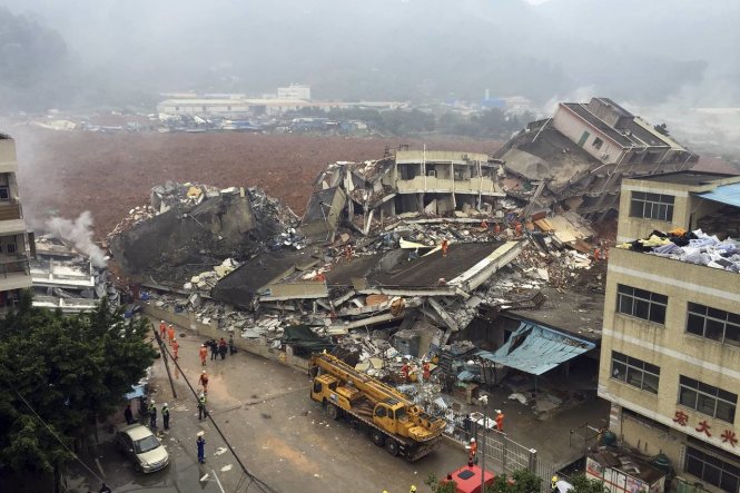 Hiện trường vụ lở đất ở Thâm Quyến, Quảng Đông ngày 20-12 - Ảnh: AP