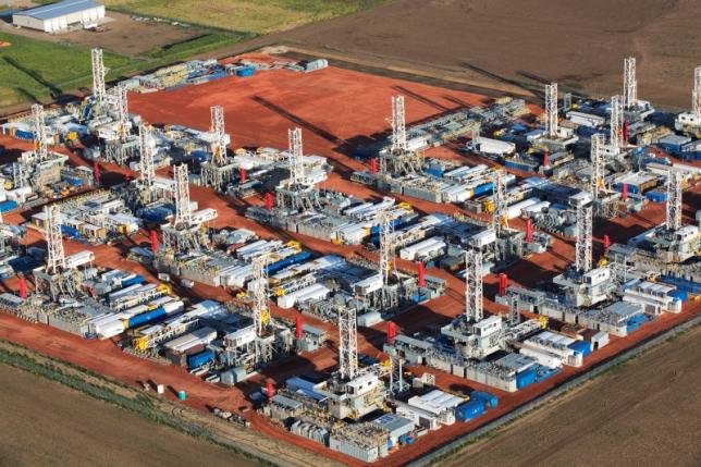 Các giàn khoan dầu tại một cơ sở ở North Dakota, Mỹ - Ảnh: Reuters