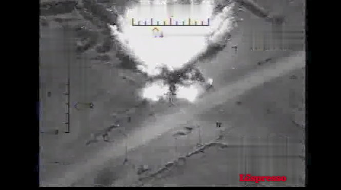 Hình ảnh chụp từ máy bay không người lái của quân đội Ý cho thấy vị trí của IS ở Syria bị đánh bom - Ảnh: Reuters