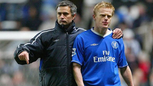 Damien Duff khi còn thi đấu tại Chelsea dưới thời HLV Jose Mourinho - Ảnh: AP