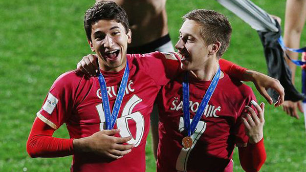 Grujic (trái) là thành viên đội Serbia vô địch Giải World Cup U-20 - Ảnh: Getty Images
