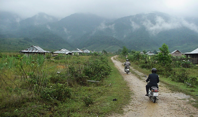Bản làng của xã Đông Sơn, huyện A Lưới nằm trong vùng tâm chấn của các trận động đất ngày 14 và 22-12 - Ảnh: Thái Lộc