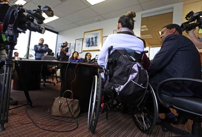 Hung Lam trong một buổi trả lời báo giới về vụ án của mình tại San Jose ngày 22-12 - Ảnh: San Jose Mercury News