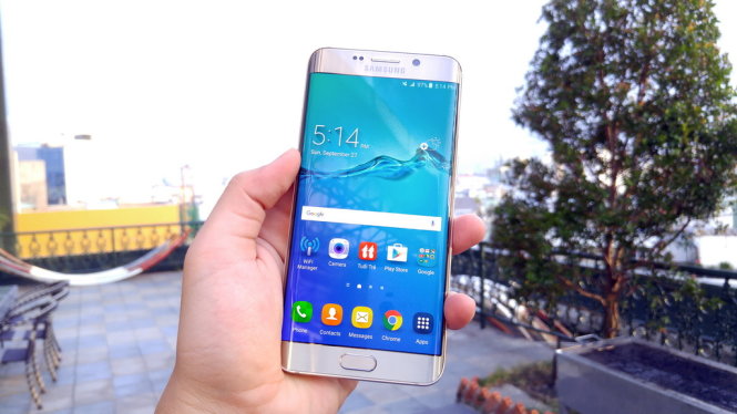 Samsung Galaxy S6 Edge Plus, smartphone màn hình cong tràn hai cạnh bên - Ảnh: T.Trực