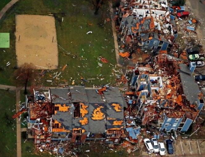 Quang cảnh hoang tàn ở khu vực 600 căn nhà của Dallas bi lốc xoáy đánh sập - Ảnh:AP