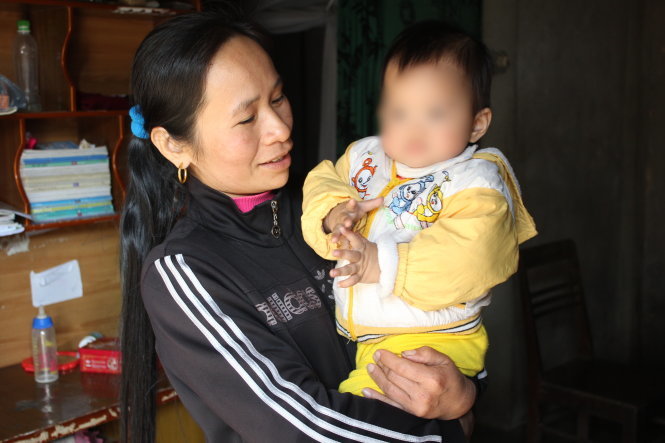 Bé Sao Mai đang được gia đình chị gái của Đào chăm sóc - Ảnh: Doãn Hoà