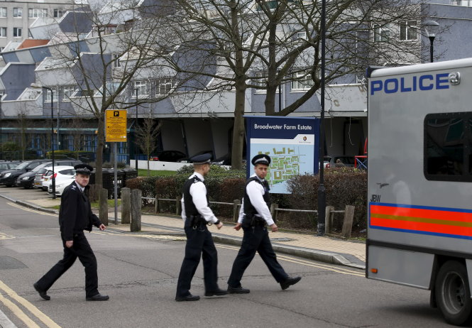 Cảnh sát Anh tuần tra ở London - Ảnh: Reuters