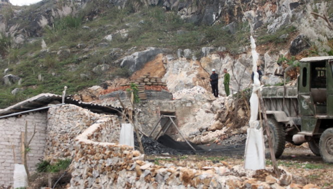 Hiện trường lò vôi của gia đình ông Lê Văn Thong, ở thôn Yên Thái, xã Hoàng Giang - nơi 8 người bị tử vong chiều 1-1 - Ảnh: Hà Đồng chụp sáng 2-2