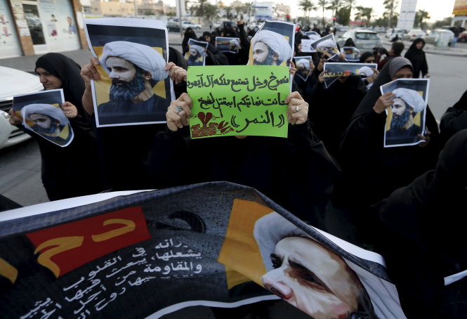 Người Hồi giáo Shiite ở Bahrain biểu tình phản đối Saudi Arabia - Ảnh: Reuters