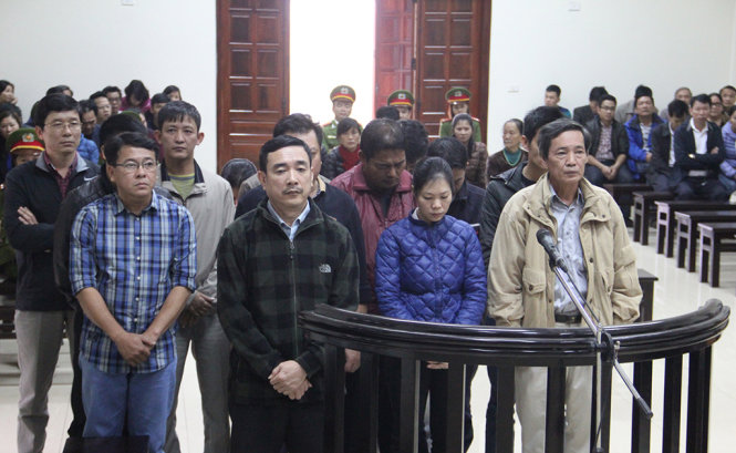 Các bị cáo trong phiên tòa - Ảnh: Hà Trang