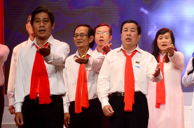 CLB truyền thống Thành đoàn biểu diễn tại lễ kỷ niệm 40 năm ngày thành lập báo Tuổi Trẻ - Ảnh: Quang Định