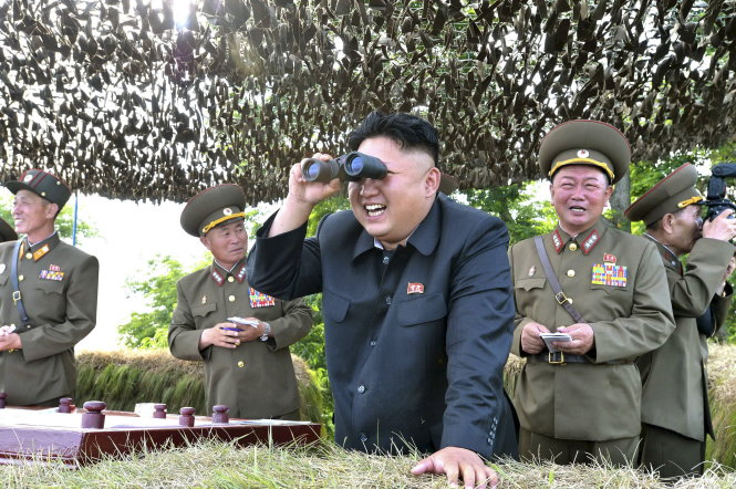 Nhà lãnh đạo CHDCND Triều Tiên Kim Jong-Un tiếp tục thể hiện quan điểm cứng rắn - Ảnh: Reuters