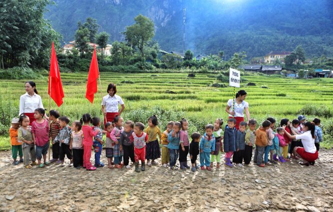 Ngày khai giảng của trẻ em miền núi - Ảnh: Việt Thanh