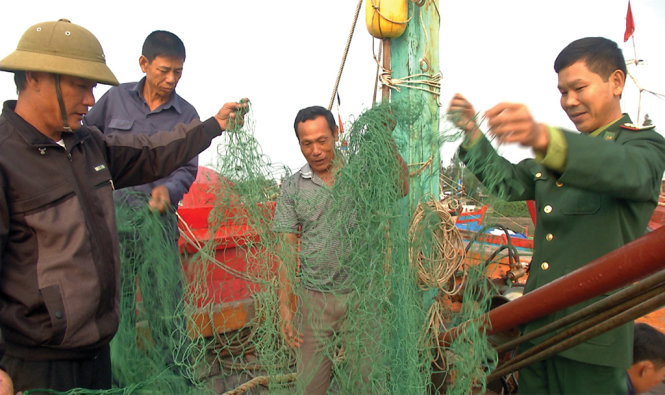 Tấm lưới của ngư dân Quảng Trị bị tàu cá Trung Quốc phá hỏng - Ảnh do Bộ đội biên phòng Quảng Trị cung cấp
Tấm lưới của ngư dân Quảng Trị bị tàu cá Trung Quốc phá hỏng - Ảnh do Bộ đội biên phòng Quảng Trị cung cấp