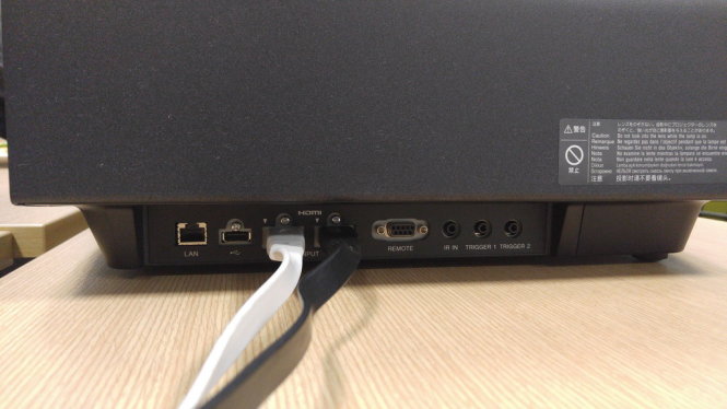 Cổng USB tích hợp thêm giúp kết nối và truyền tải nhanh các nội dung phát - Ảnh: T.Trực