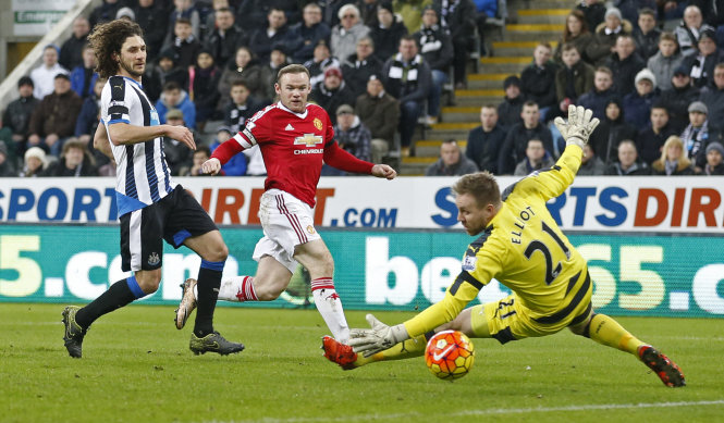 Rooney (giữa) đang có phong độ rất ấn tượng. Ảnh: Reuters