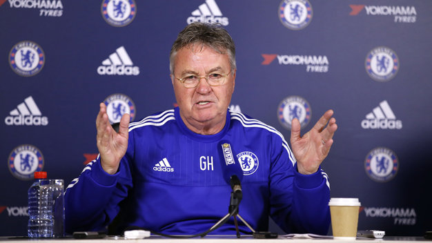 HLV Guus Hiddink thừa nhận Chelsea có khả năng xuống hạng ở mùa giải năm nay. Ảnh: Reuters