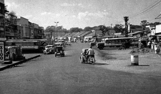 Bến xe Pétrus Ký ở Sài Gòn năm 1950. Ảnh tư liệu