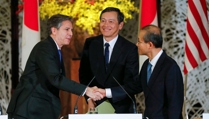 Thứ trưởng ngoại giao Mỹ Antony Blinken cùng người đồng cấp Akitaka Saiki (Nhật) và Lim Sung Nam (Hàn Quốc) - Ảnh: AFP