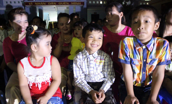 Những “cư dân nhí” trên xã đảo Sinh Tồn, Trường Sa, Khánh Hòa - Ảnh: Hà Bình