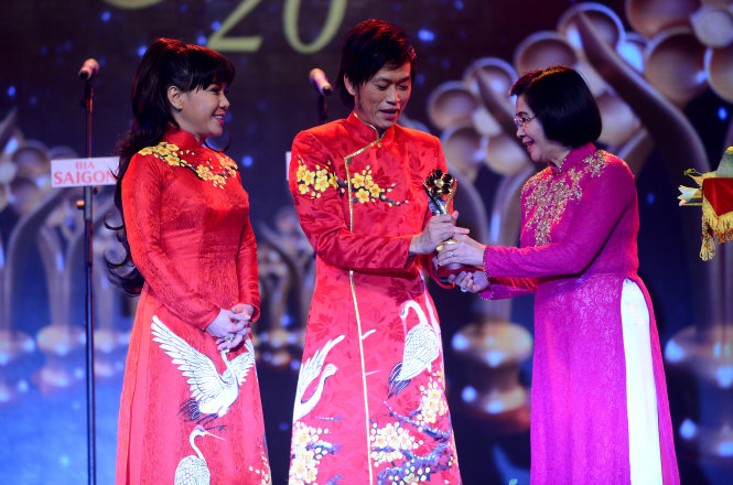NSƯT Hoài Linh đã nhận 10 giải trong 20 năm giải Mai vàng - Ảnh: Quang Định