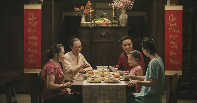 Hãy cùng xem những hình ảnh tuyệt đẹp về Tết Đoàn Viên để thấy được sự đoàn kết và ấm cúng của gia đình Việt.