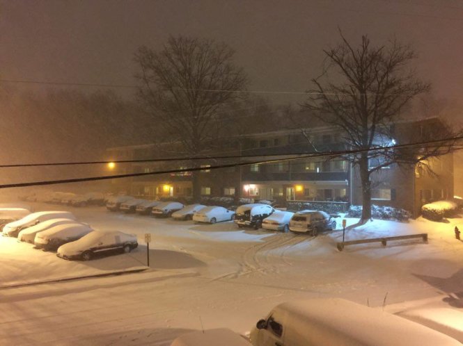 Tuyết rơi dày ở thị trấn Queens, bang Maryland, ngoại ô Washington D.C - Ảnh: Hữu Tài
