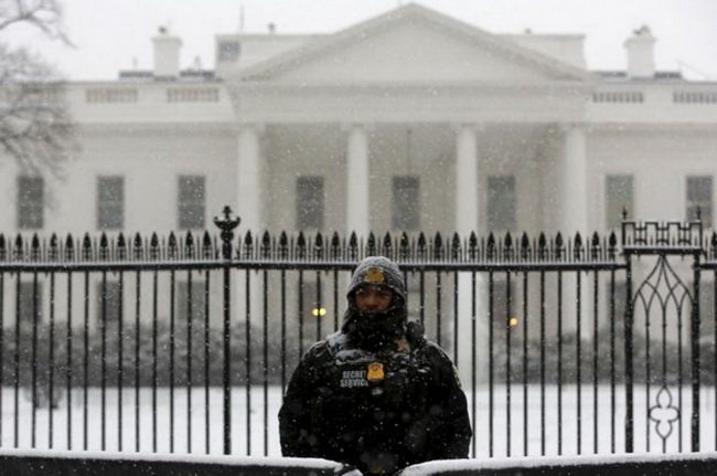 Tại thủ đô Washington, chính quyền đã ban bố tình trạng khẩn cấp từ ngày 21-1 và đóng cửa tất cả các trường học công lập, công sở trong ngày 22-1 - Ảnh: Reuters