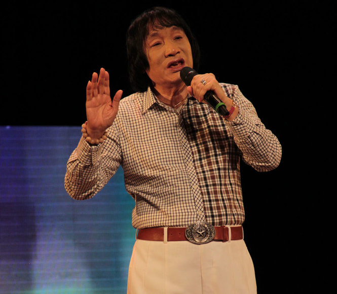 NSUT Minh Vương đến chung vui và biểu diễn văn nghệ phục vụ sáng 24-1 - Ảnh: Nguyễn Lộc