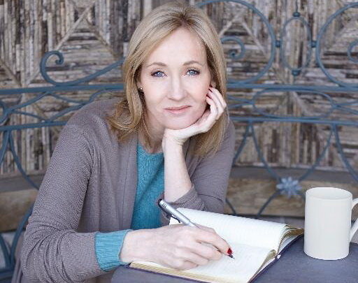 Nhà văn J.K.Rowling - Ảnh: themarysue.com