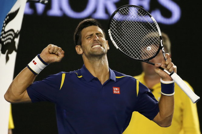 Djokovic trong trận thắng Federer. Ảnh: Reuters